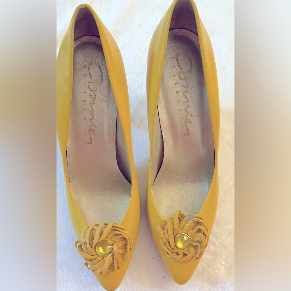Connie Collection shoes size 8B